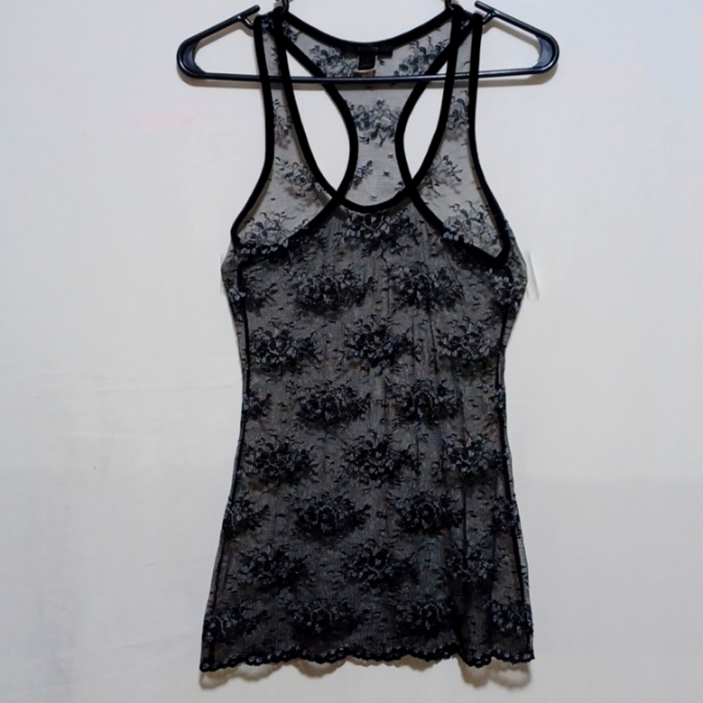 EXPRESS LADIES SHEER TOP SIZE SMALL IN A BEAUTIFUL BLACK AND SILVER